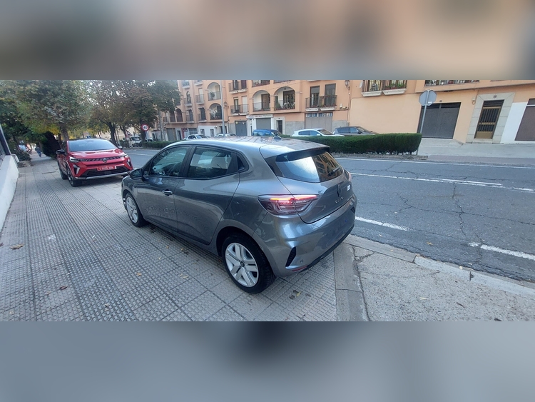 Renault Clio 1.0 90CV foto 11
